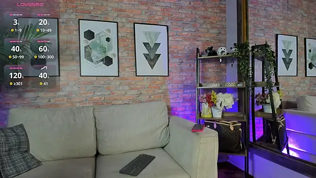 Lucia Brown  online show from 09-15-25, 07:47