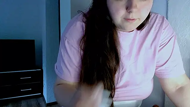 Snapshot of kitsune_8 chatting on 05-21-26, 05:05 kitsune 8 online show from 05-21-26, 05:05