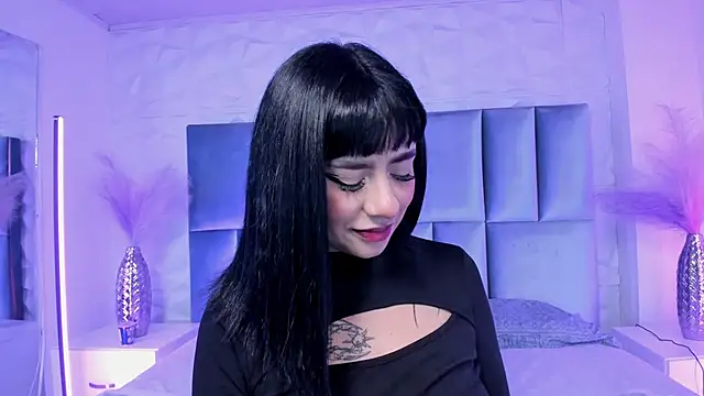 Selene bennet online show from 04-24-26, 03:41