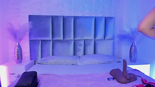 Selene bennet online show from 04-14-26, 03:44