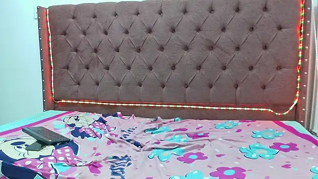 couple hotfox online show from 03-09-25, 07:01