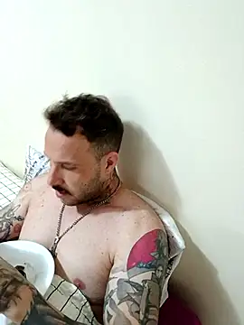 Snapshot of diroseno chatting on 02-19-25, 11:04 diroseno online show from 02-19-25, 11:04