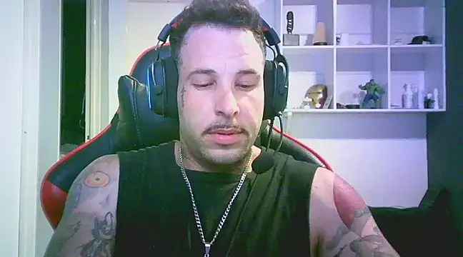 Snapshot of diroseno chatting on 02-26-25, 06:59 diroseno online show from 02-26-25, 06:59