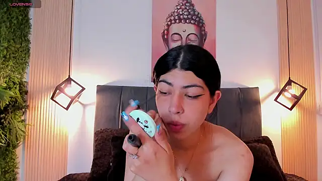 Cassie bloom online show from 10-29-25, 08:08