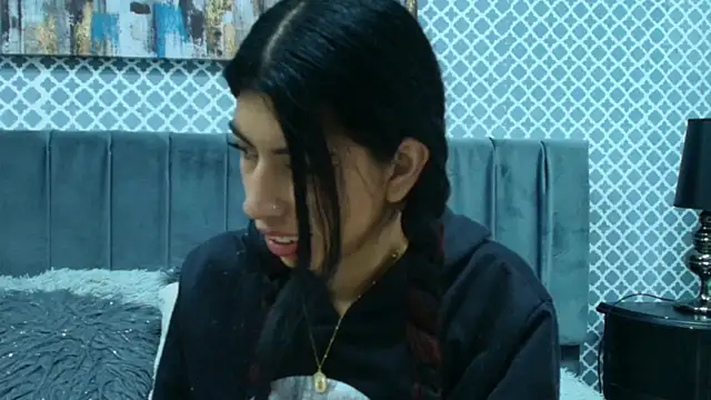 Cassie bloom online show from 10-15-25, 05:06