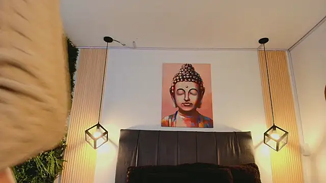 Cassie bloom online show from 12-20-25, 08:12