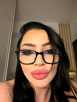 Mia Splash online show from 12-13-25, 08:04