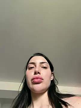 Mia Splash online show from 06-18-26, 10:42