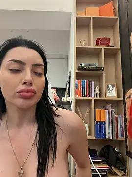 Mia Splash online show from 05-19-26, 04:03