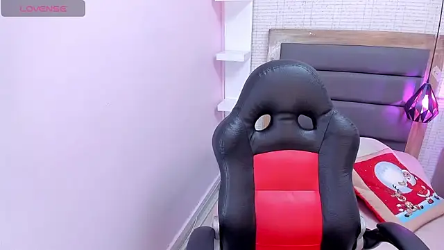 MEGANZARICK online show from 12-19-25, 02:59