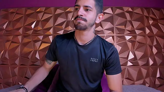 Snapshot of AlejandroStormm chatting on 11-09-25, 02:26 AlejandroStormm online show from 11-09-25, 02:26