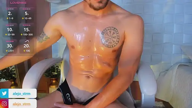 Snapshot of AlejandroStormm chatting on 03-18-25, 11:31 AlejandroStormm online show from 03-18-25, 11:31