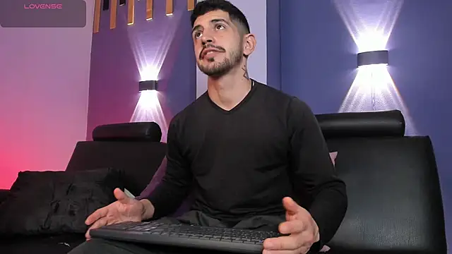 AlejandroStormm online show from 06-21-26, 07:03