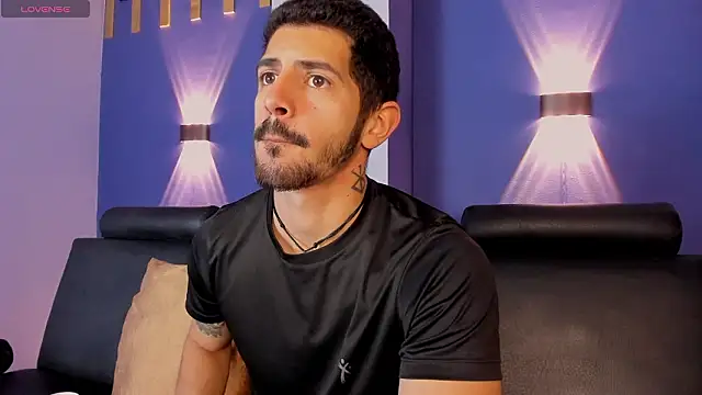 Snapshot of AlejandroStormm chatting on 02-06-26, 08:38 AlejandroStormm online show from 02-06-26, 08:38