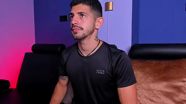 Snapshot of AlejandroStormm chatting on 12-02-25, 07:48 AlejandroStormm online show from 12-02-25, 07:48