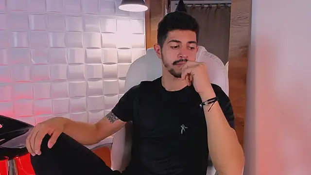 Snapshot of AlejandroStormm chatting on 09-10-25, 08:52 AlejandroStormm online show from 09-10-25, 08:52