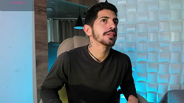 Snapshot of AlejandroStormm chatting on 02-04-26, 03:56 AlejandroStormm online show from 02-04-26, 03:56