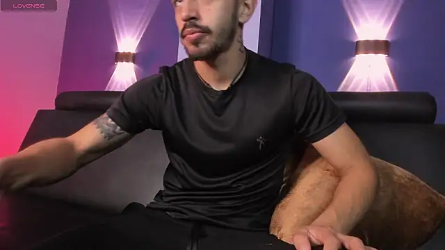 Snapshot of AlejandroStormm chatting on 02-23-26, 10:32 AlejandroStormm online show from 02-23-26, 10:32