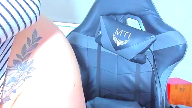 ValeeryRose  online show from 04-16-26, 09:15