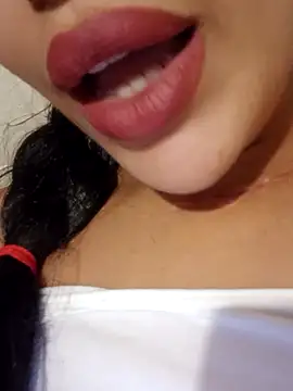 Sexlove1xo online show from 11-08-25, 06:44