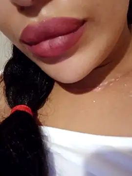 Sexlove1xo online show from 11-06-25, 02:15