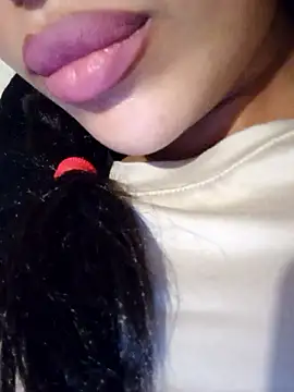 Sexlove1xo online show from 11-18-25, 04:43