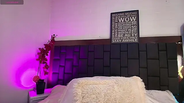 Lexi Howard  online show from 12-15-25, 02:17