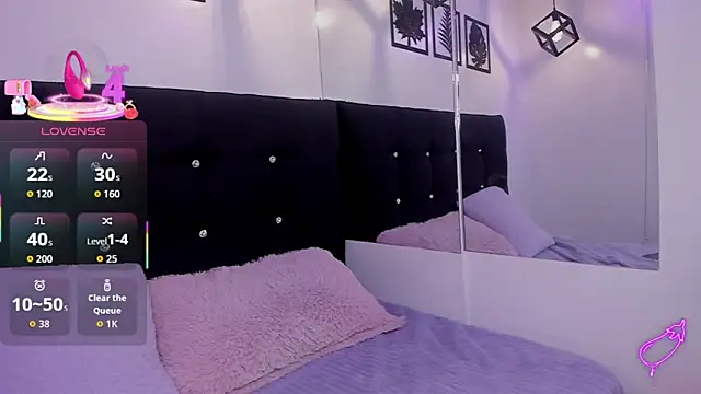 Anniie  Evans online show from 10-22-25, 04:23