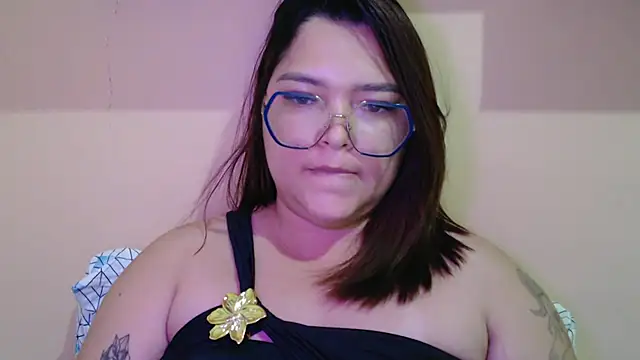 Snapshot of GoddessChaar chatting on 12-18-25, 01:04 GoddessChaar online show from 12-18-25, 01:04