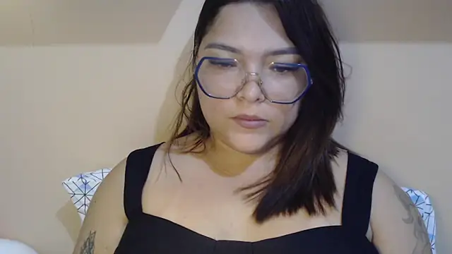 Snapshot of GoddessChaar chatting on 12-15-25, 10:15 GoddessChaar online show from 12-15-25, 10:15