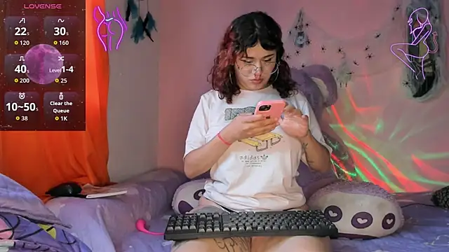 Maddy Jhonsson online show from 10-27-25, 10:22