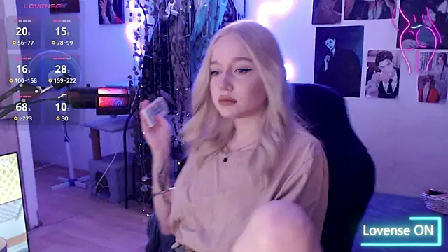 Snapshot of lissallor_ chatting on 03-14-25, 07:15 lissallor  online show from 03-14-25, 07:15