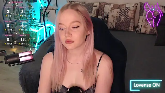 Snapshot of lissallor_ chatting on 10-06-25, 03:35 lissallor  online show from 10-06-25, 03:35
