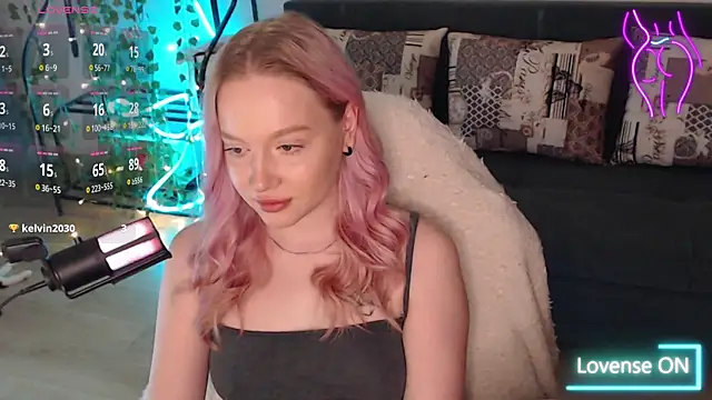 Snapshot of lissallor_ chatting on 10-03-25, 12:39 lissallor  online show from 10-03-25, 12:39