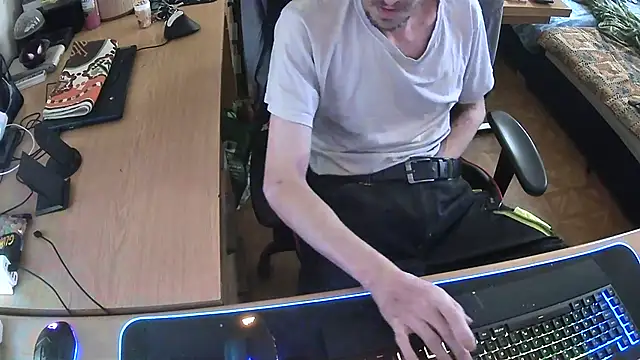 DerGeileLoveboy online show from 09-23-25, 02:02