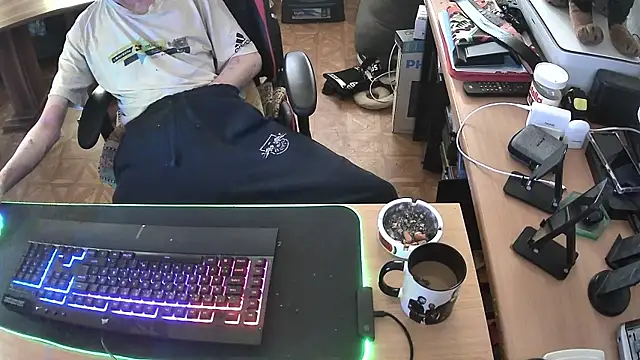 DerGeileLoveboy online show from 03-29-26, 08:27