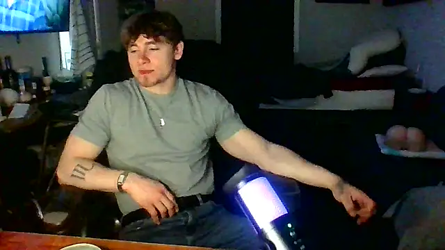 Snapshot of JCstrings chatting on 03-13-25, 07:09 JCstrings online show from 03-13-25, 07:09