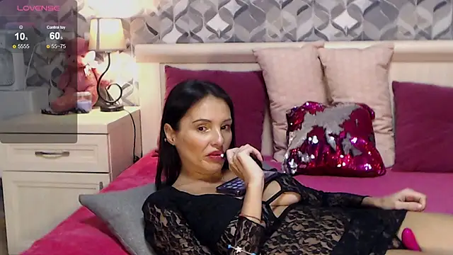 Nico1e Smith online show from 12-16-25, 06:06