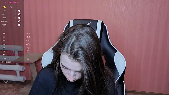 Snapshot of reaiss chatting on 02-24-26, 01:39 reaiss online show from 02-24-26, 01:39