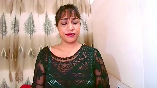 Snapshot of Indian_Erotic69 chatting on 06-15-26, 05:18 Indian Erotic69 online show from 06-15-26, 05:18