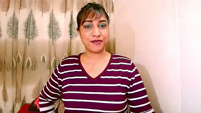 Snapshot of Indian_Erotic69 chatting on 07-14-26, 05:23 Indian Erotic69 online show from 07-14-26, 05:23