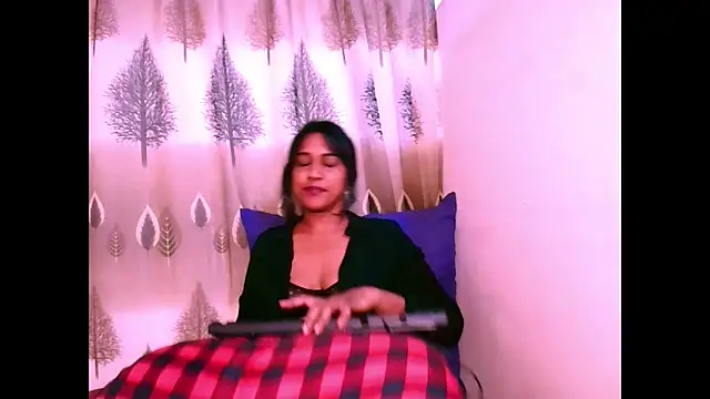 Snapshot of Indian_Erotic69 chatting on 03-20-25, 11:49 Indian Erotic69 online show from 03-20-25, 11:49