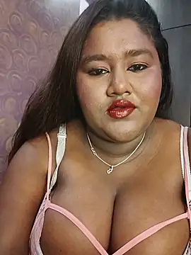 Snapshot of horny_diana chatting on 07-17-26, 05:21 horny diana online show from 07-17-26, 05:21