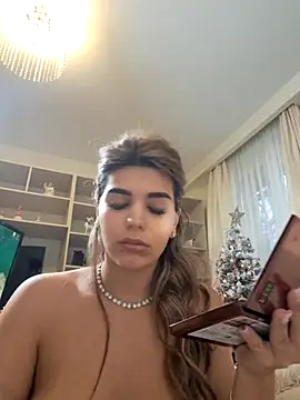 Bella Posh online show from 12-20-25, 06:38