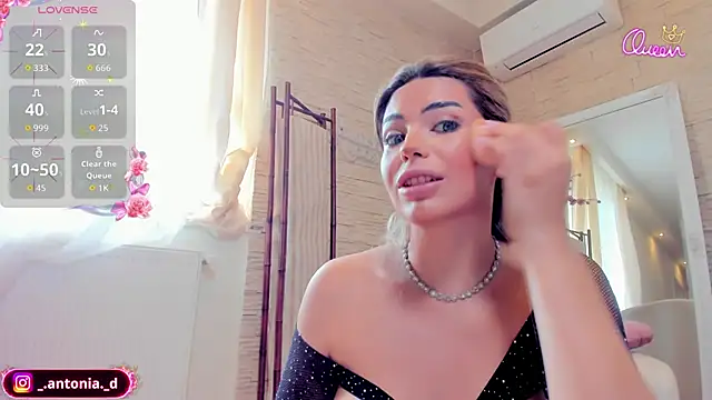 Snapshot of Bella_Posh chatting on 06-15-26, 07:08 Bella Posh online show from 06-15-26, 07:08