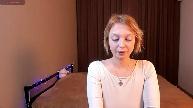 Snapshot of Mystic_Doll chatting on 03-06-25, 06:16 Mystic Doll online show from 03-06-25, 06:16