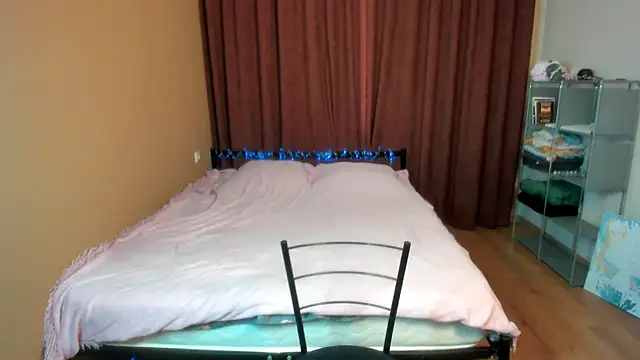 Snapshot of Mystic_Doll chatting on 09-12-25, 11:26 Mystic Doll online show from 09-12-25, 11:26