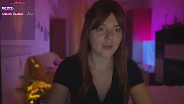 CherryRed Girl online show from 11-18-25, 02:31