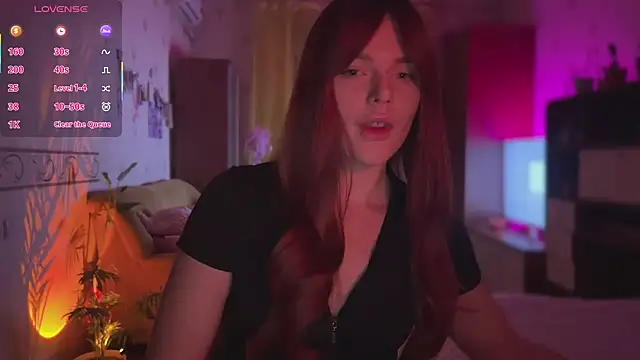 Snapshot of CherryRed_Girl chatting on 02-11-26, 08:31 CherryRed Girl online show from 02-11-26, 08:31