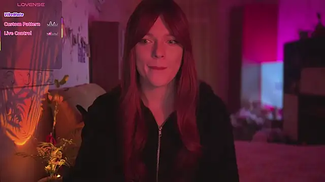 Snapshot of CherryRed_Girl chatting on 02-15-26, 09:03 CherryRed Girl online show from 02-15-26, 09:03